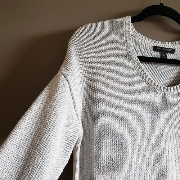 Banana Republic Grey Crew Neck Asymmetrical Sweater Medium - Picture 3 of 14